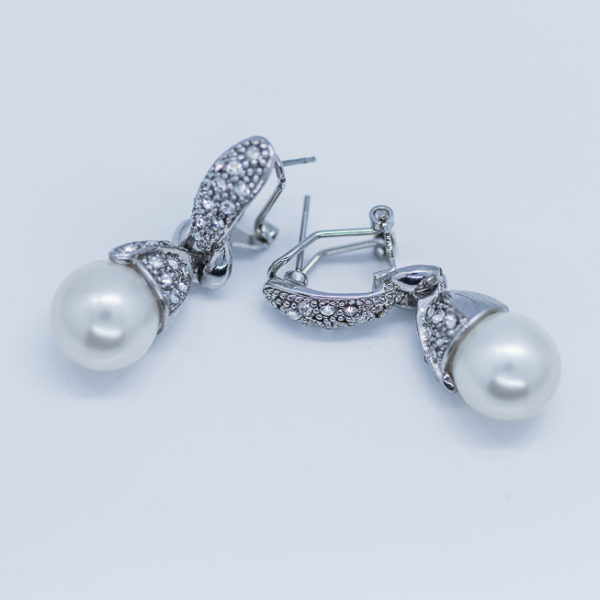 Maya Pearl Clip Earrings - Novia Galleria